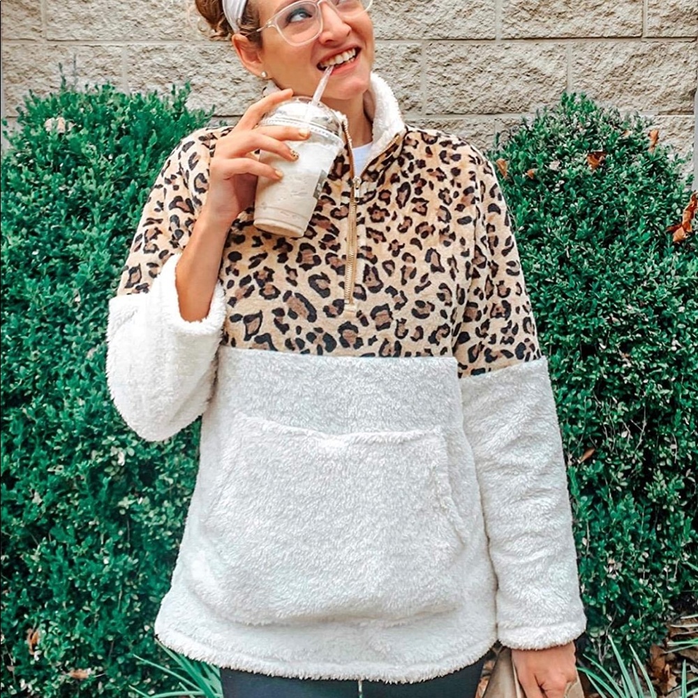 Zesica Leopard Sherpa Fleece Pullover - Size S, Tan